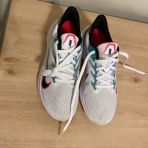 Women's Air Zoom Winflo 7 Running Sneakers